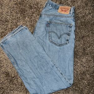 Men’s Levi pants, 550